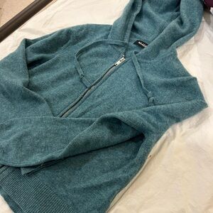 Beautiful zip hoodie. Great color, hard to photograph.